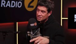 Vernon Kay says 'give me a minute' as he breaks down in tears on BBC Radio 2