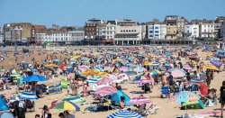 Urgent 52 hour heat health alerts for 3 UK areas as 32C blast hits - full list