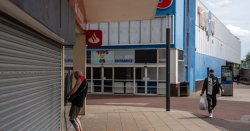 Iconic British fashion brand ‘owes millions’ - set to close 21 stores