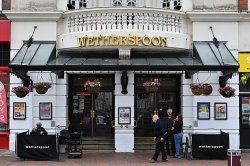 Wetherspoons introduces 2 new pub rules after complaints