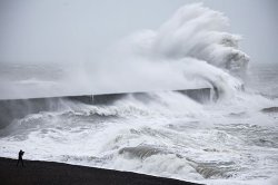 Storm Austen LIVE: Met Office warns heavy rain and strong winds to smash UK